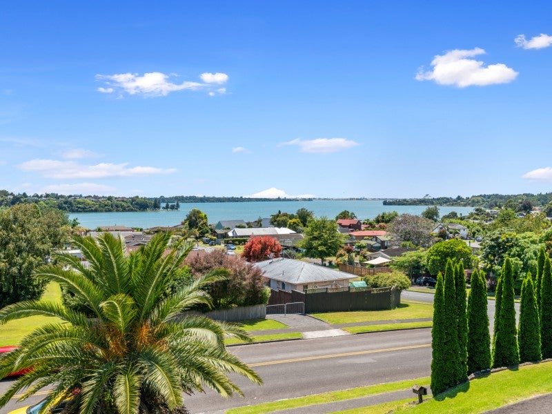 42 James Cook Drive, Welcome Bay, Tauranga - Carousel 1
