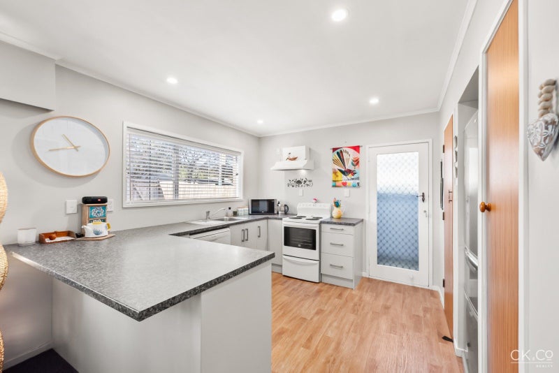 43C Ludlam Crescent, Woburn, Lower Hutt - Carousel 2