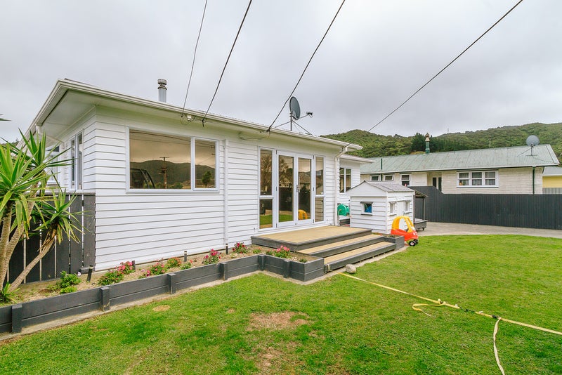 12 Whitehall Street, Wainuiomata, Lower Hutt - Carousel 1