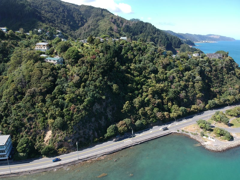 249 Marine Drive, Lowry Bay, Lower Hutt - Carousel 1