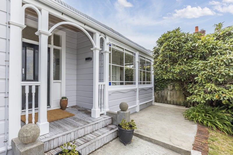 20 Plunket Street, Kelburn, Wellington - Carousel 2