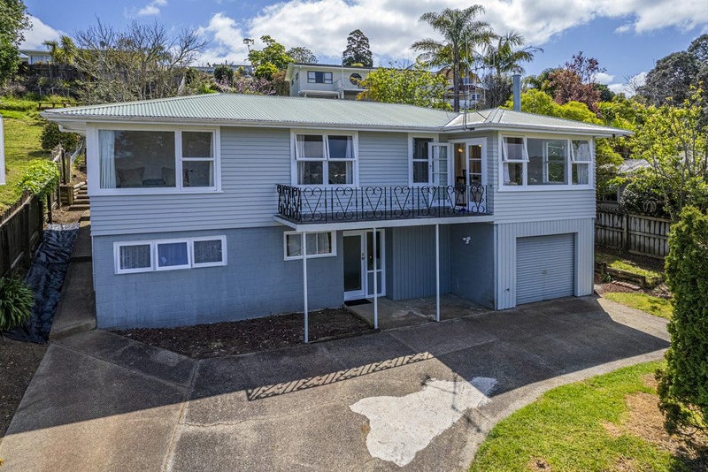 17 Mcmillan Avenue, Kamo, Whangarei - Carousel 1