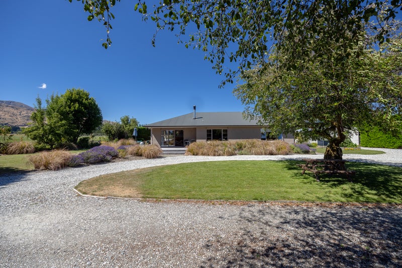 37 Domain Road, Hāwea Flat, Lake Hāwea - Carousel 2