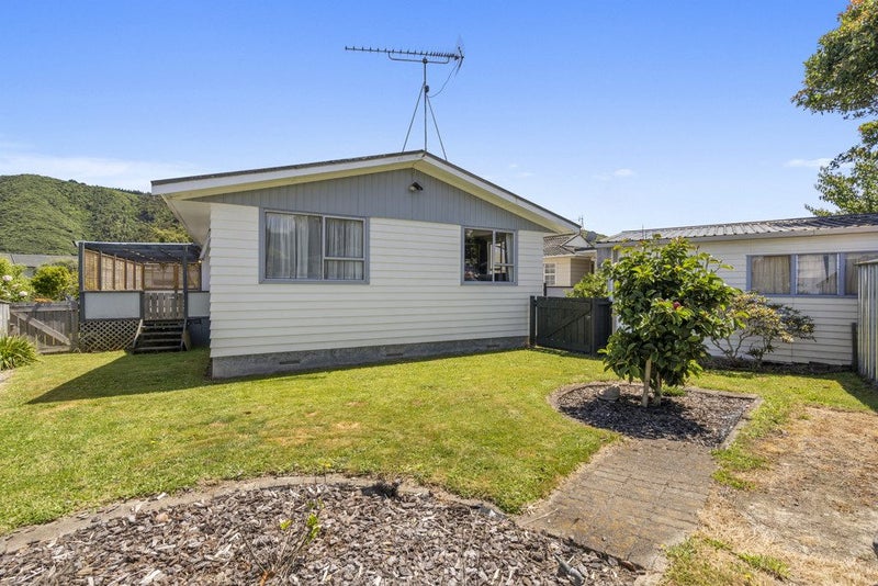 8 Omaha Grove, Totara Park, Upper Hutt - Carousel 13