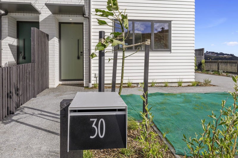 30 Turtleback Avenue, Whitby, Porirua - Carousel 1