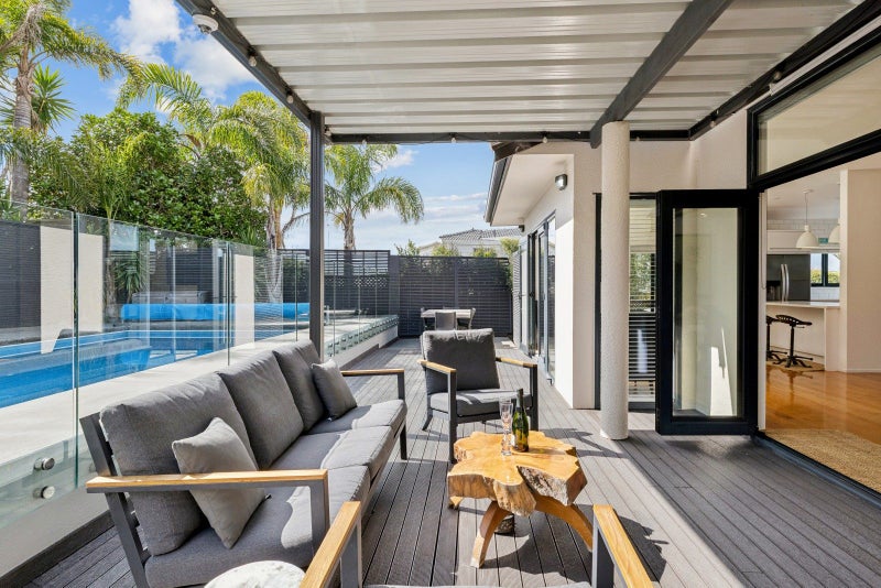 5 Caversham Drive, Torbay, Auckland - Carousel 1