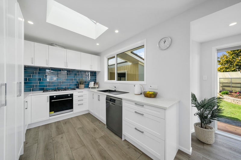 11 Brightwater Crescent, Totara Park, Upper Hutt - Carousel 2