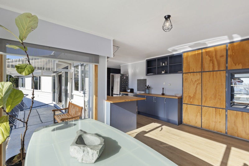 52 Queens Road, Glen Avon, New Plymouth - Carousel 2