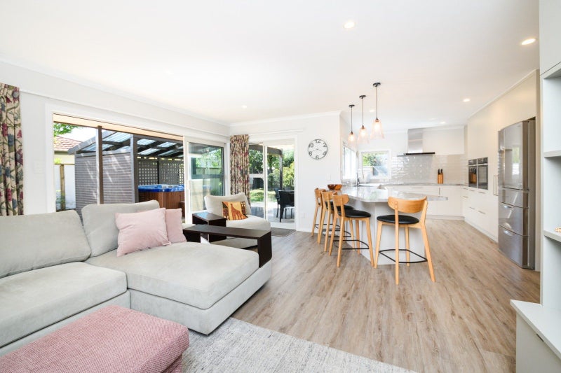 12 Truscott Grove, Awapuni, Palmerston North - Carousel 1