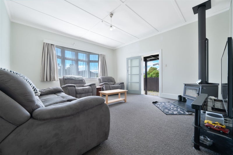 12 Lyndhurst Street, Takaro, Palmerston North - Carousel 2