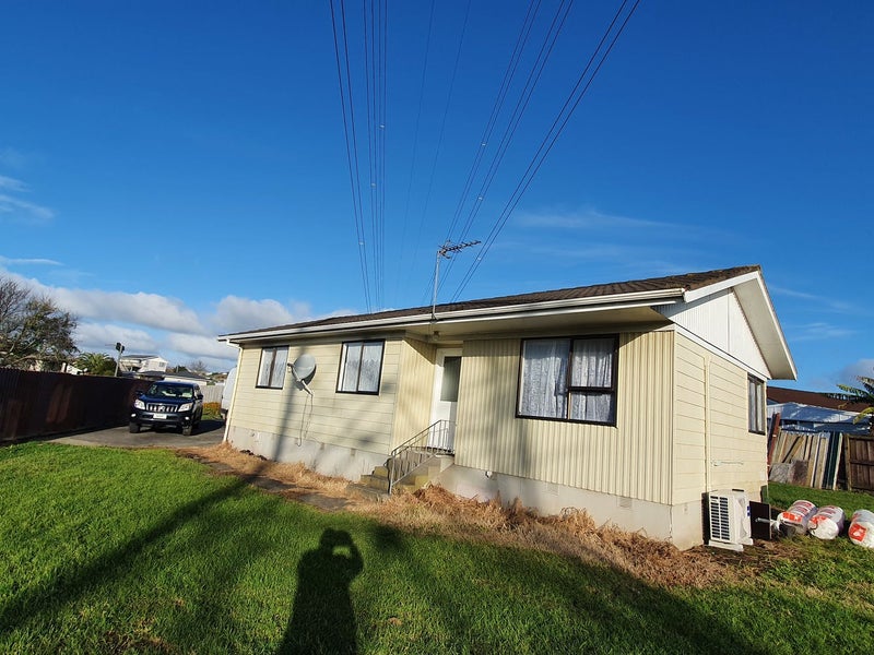 13 Darnell Crescent, Clover Park, Auckland - Carousel 5