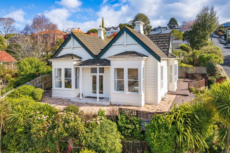 36 Garfield Avenue, Roslyn, Dunedin - Carousel 1