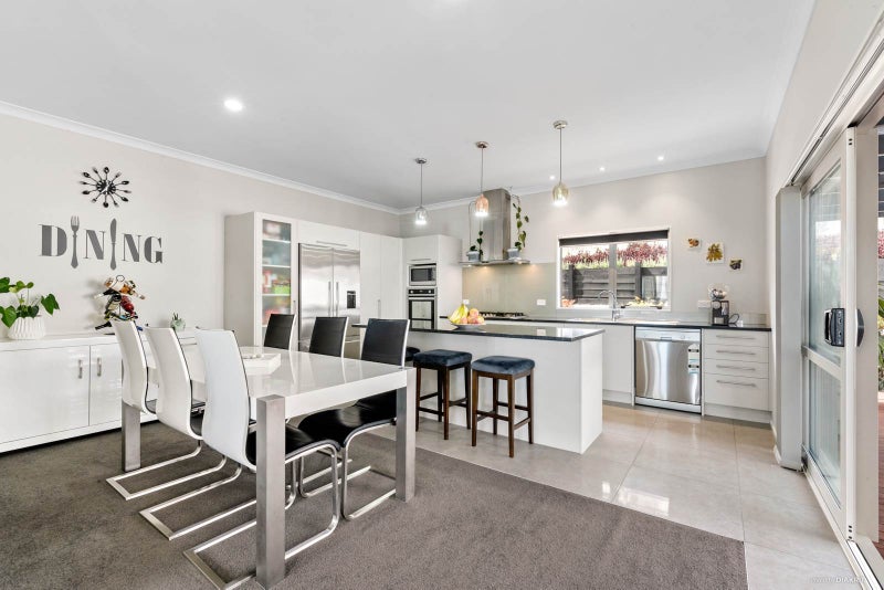 24 Lowburn Place, Clover Park, Auckland - Carousel 1