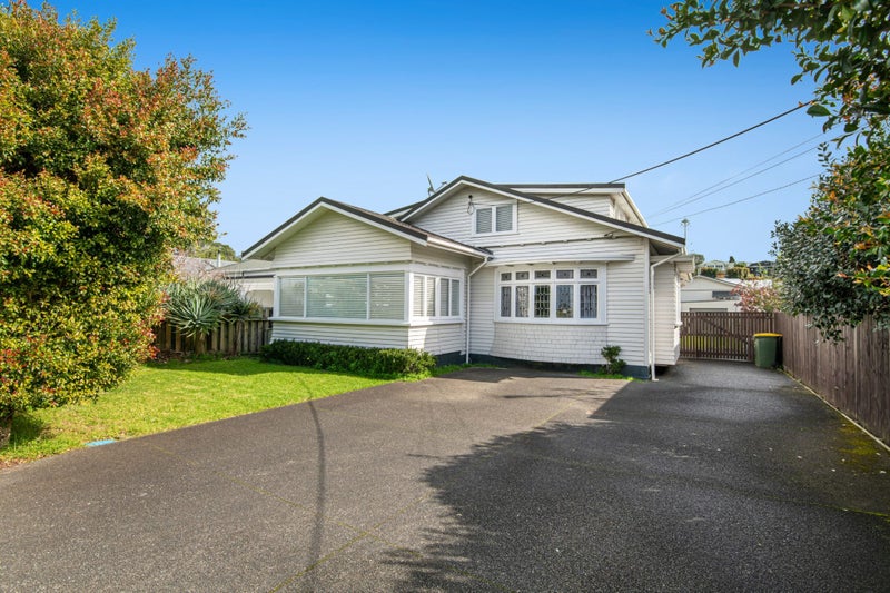 24 Sulphur Beach Road, Northcote Point, Auckland - Carousel 1