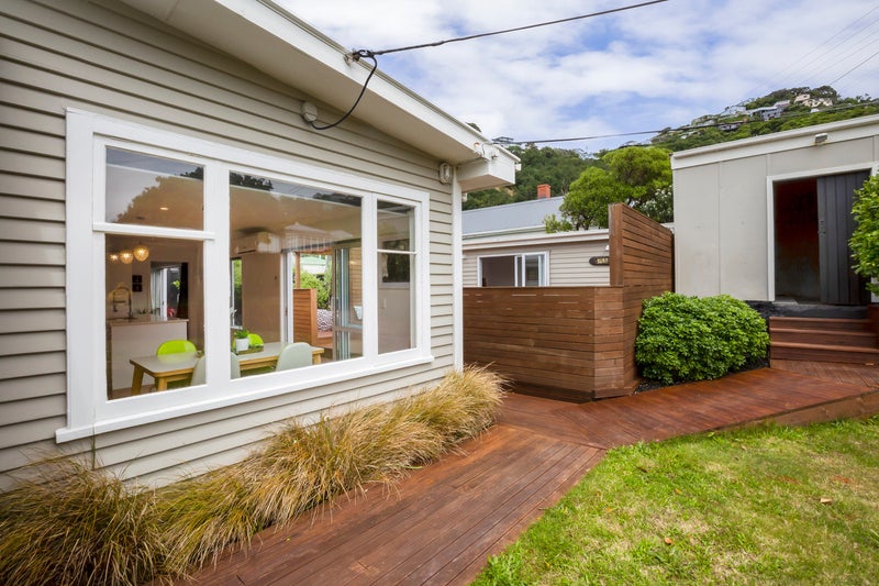 33 Rua Street, Lyall Bay, Wellington - Carousel 2
