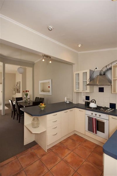 17 Elizabeth Street, Mount Victoria, Wellington - Carousel 2