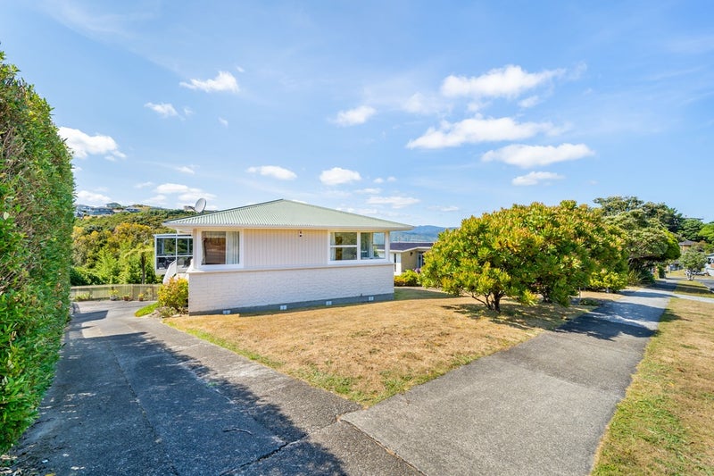 16 Cedar Street, Maungaraki, Lower Hutt - Carousel 2
