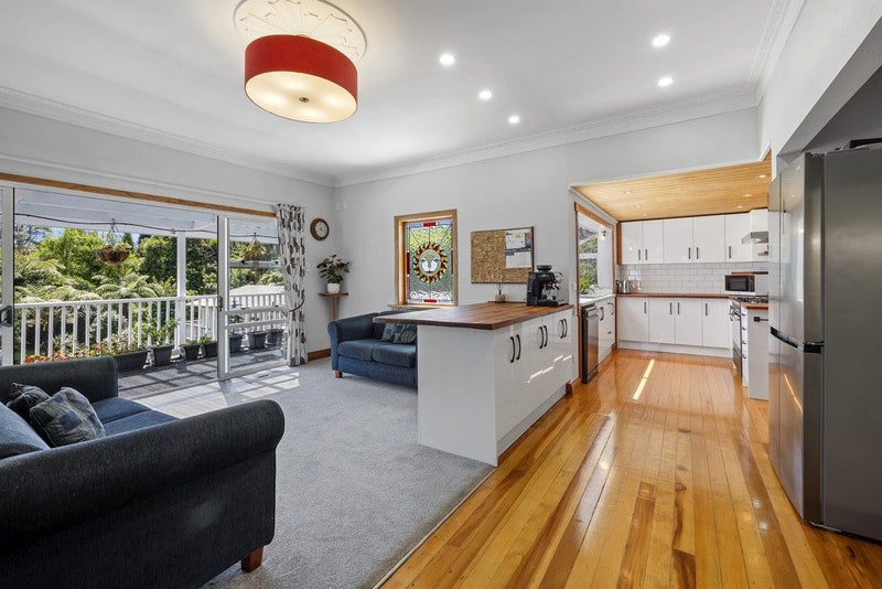 47 Waiwaka Terrace, Strandon, New Plymouth - Carousel 2