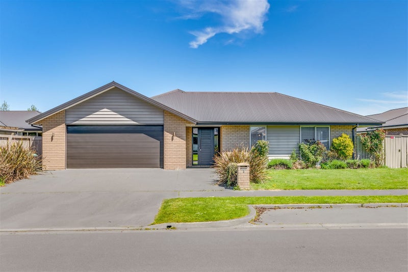 3 Mariposa Crescent, Aidanfield, Christchurch - Carousel 1