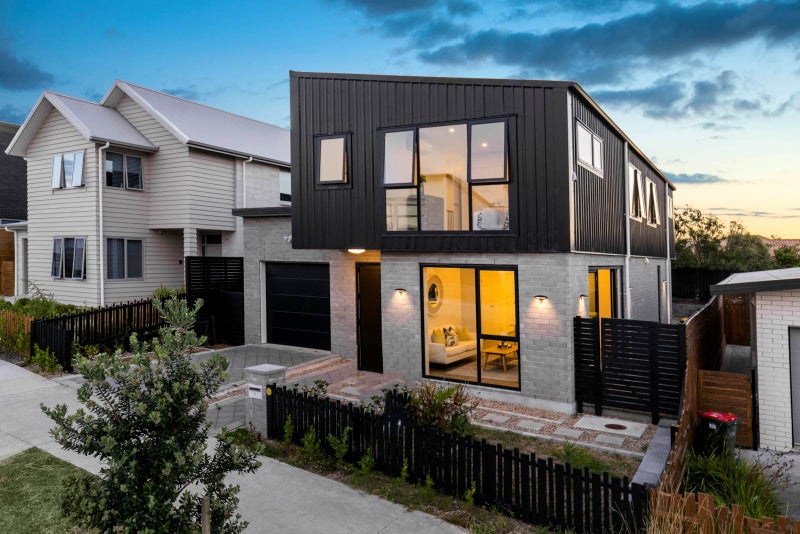 7 Tihema Lane, Westgate, Auckland - Carousel 1