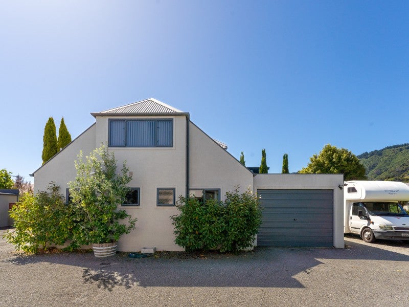 31B Beach Road, Waikawa, Picton - Carousel 1