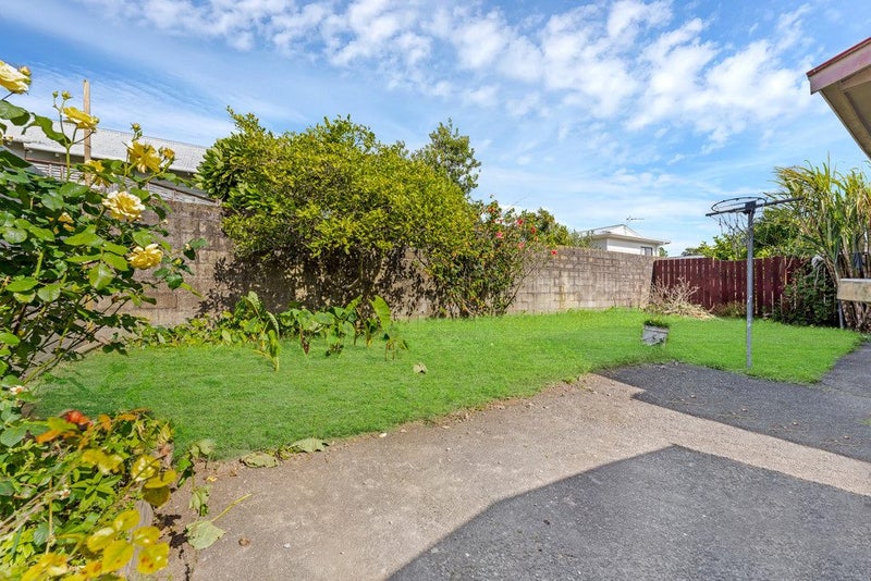 2A Barbary Avenue, Kelston, Auckland - Carousel 2