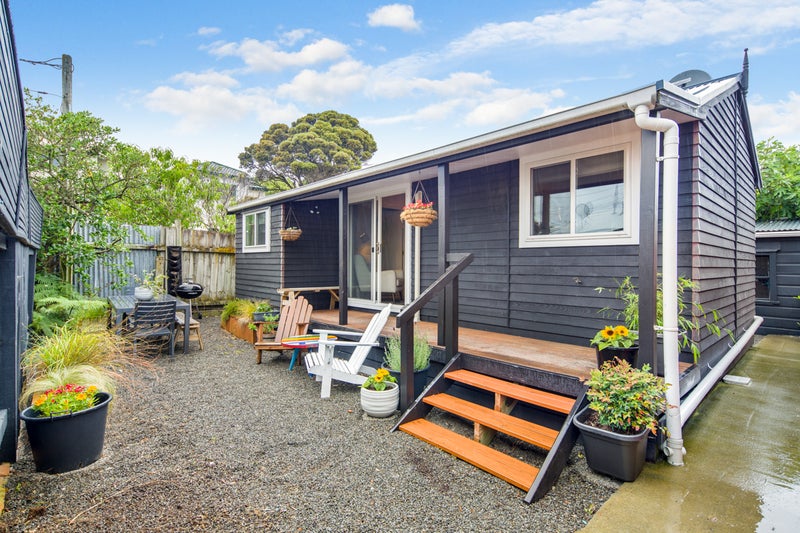 18B Normanby Street, Newtown, Wellington - Carousel 1