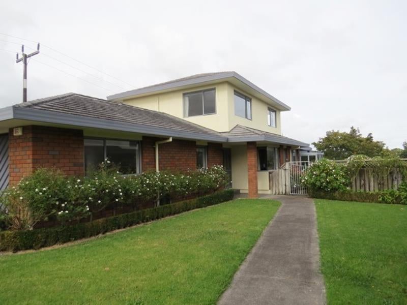 13 Del Mar Place, Merrilands, New Plymouth - Carousel 1