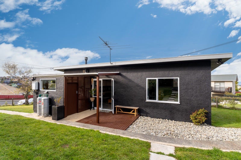 2 Mannering Street, Waverley, Dunedin - Carousel 2