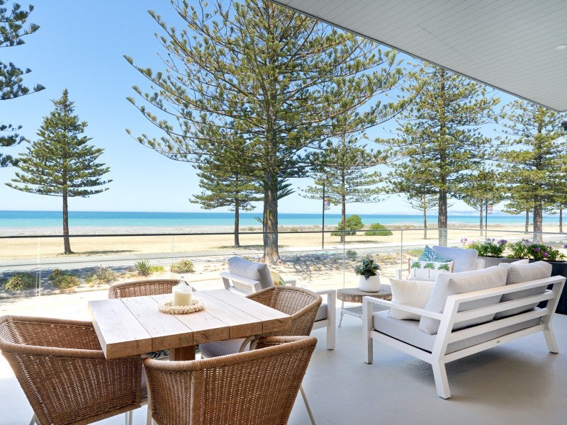 607 Marine Parade, Napier South, Napier - Carousel 1