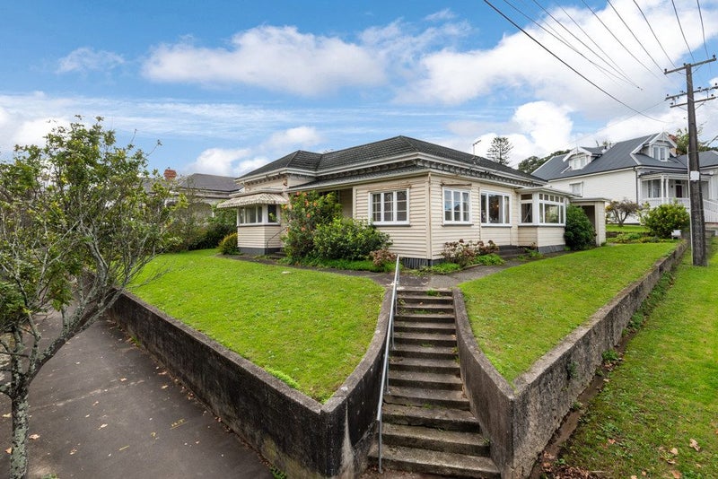 10 Cheltenham Road, Devonport, Auckland - Carousel 1