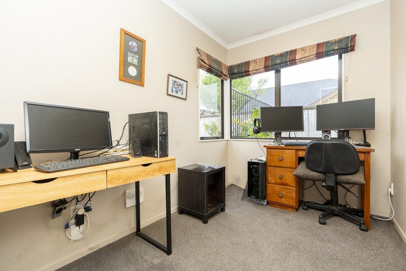 16 Grasmere Court, Huntington, Hamilton - Carousel 32