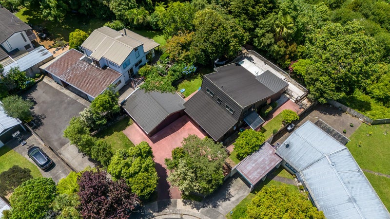 9 Fleming Place, Chedworth, Hamilton - Carousel 1