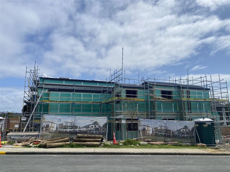 13 Scanlen Terrace, Kelston, Auckland - Carousel 2