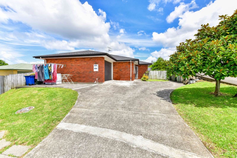 10 Scowns Way, Glendene, Auckland - Carousel 2