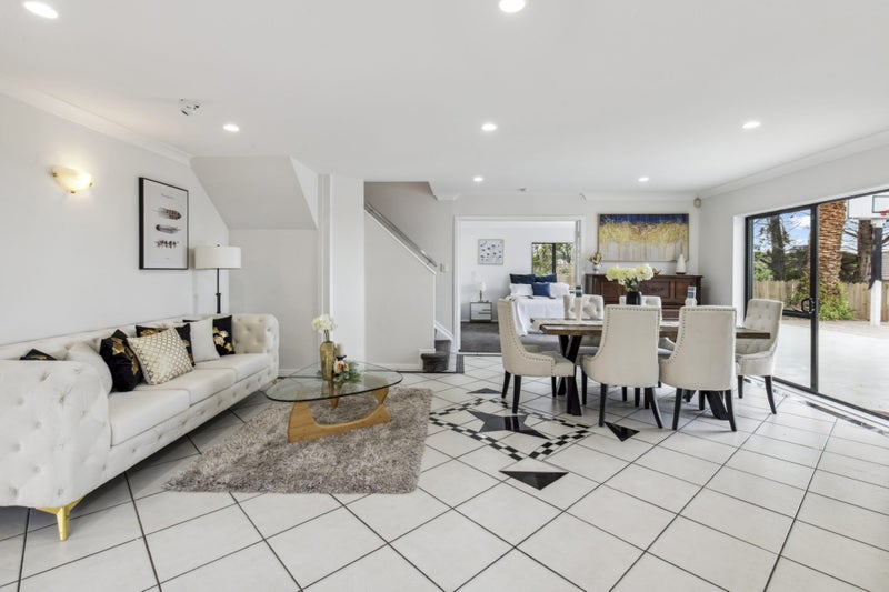 11 Bougainvillaea Terrace, Goodwood Heights, Auckland - Carousel 2