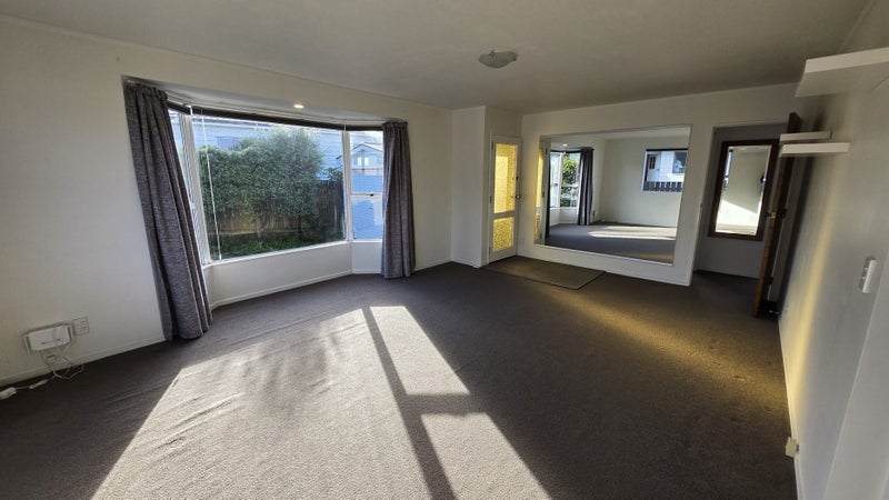 6A Awamutu Grove, Waiwhetu, Lower Hutt - Carousel 2