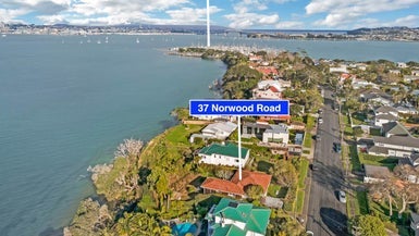 37 Norwood Road, Bayswater, Auckland - Carousel 1
