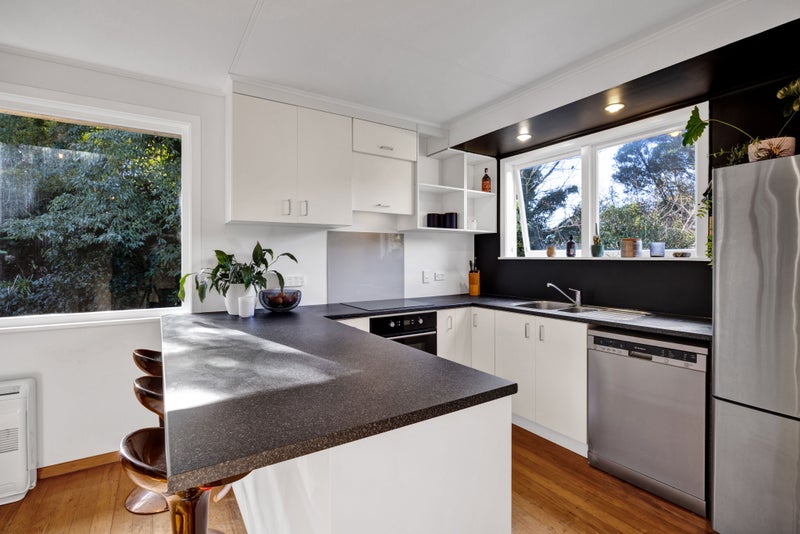 80F Brois Street, Frankleigh Park, New Plymouth - Carousel 1