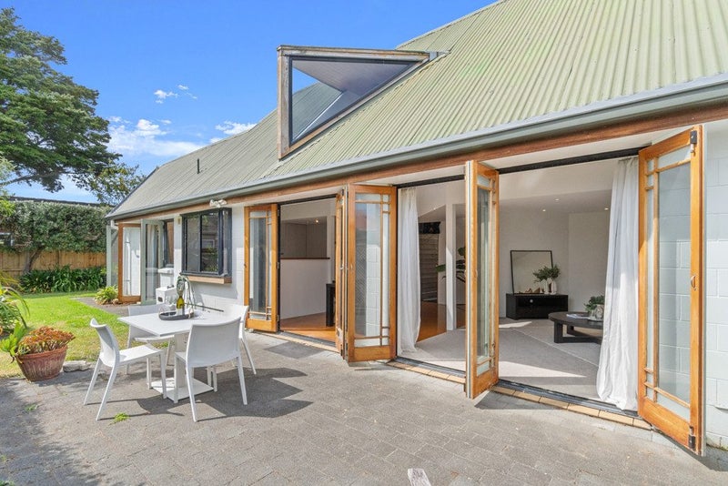 19B Harbour View Road, Point Chevalier, Auckland - Carousel 2