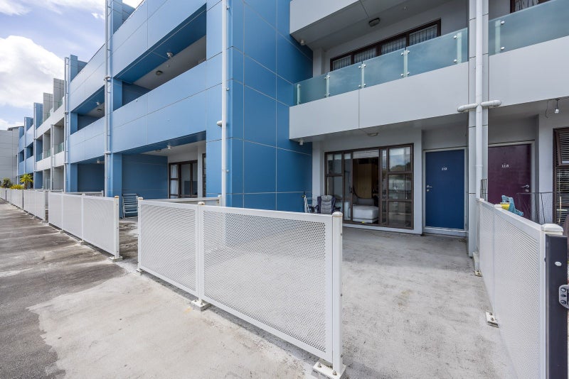 112/3 Morningside Drive, St Lukes, Auckland - Carousel 1