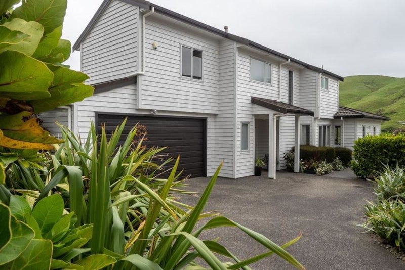 10 Didsbury Grove, Churton Park, Wellington - Carousel 1