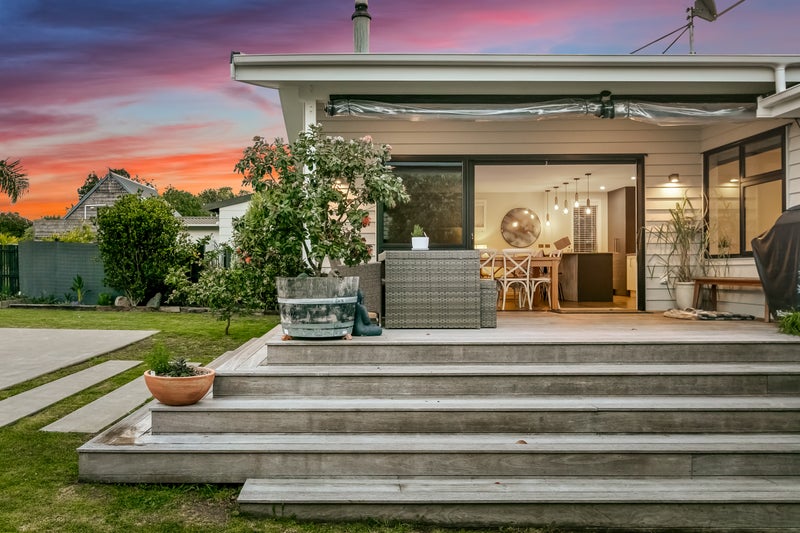 8 Bosun Place, Te Atatu Peninsula, Auckland - Carousel 2