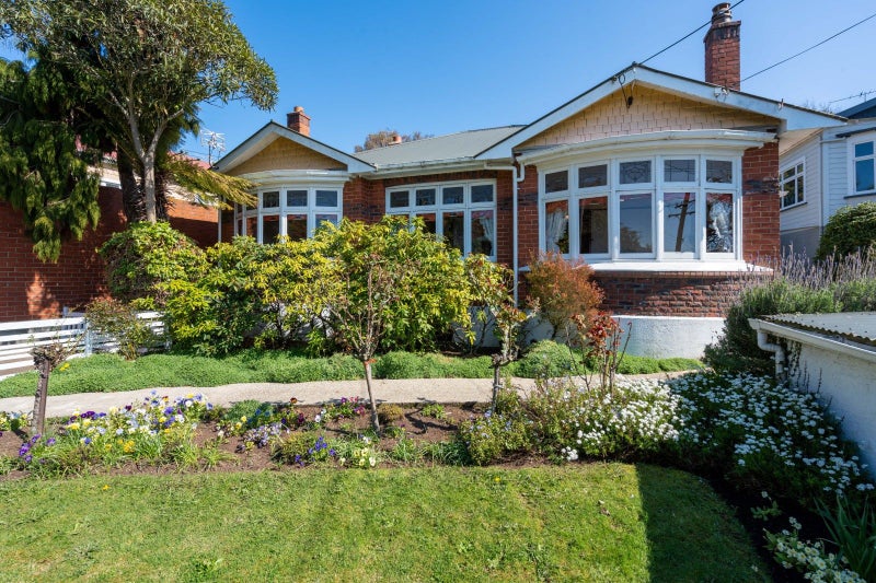 86 Glenpark Avenue, Mornington, Dunedin - Carousel 1