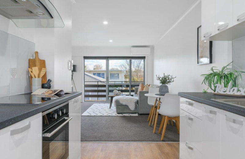 4/10 Avon Street, Frankton, Hamilton - Carousel 1