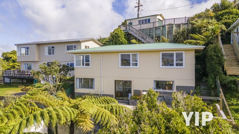 16 Salford Street, Newlands, Wellington - Carousel 1