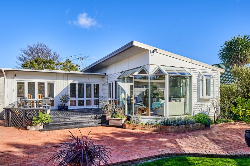 20 Whites Line West, Woburn, Lower Hutt - Carousel 2