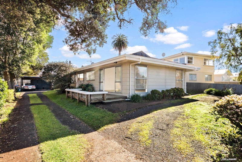 17A Calvin Place, Avondale, Auckland - Carousel 2