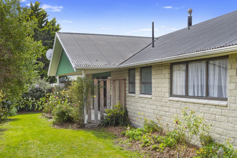 14 Denham Terrace, Waikari, Waikari - Carousel 2