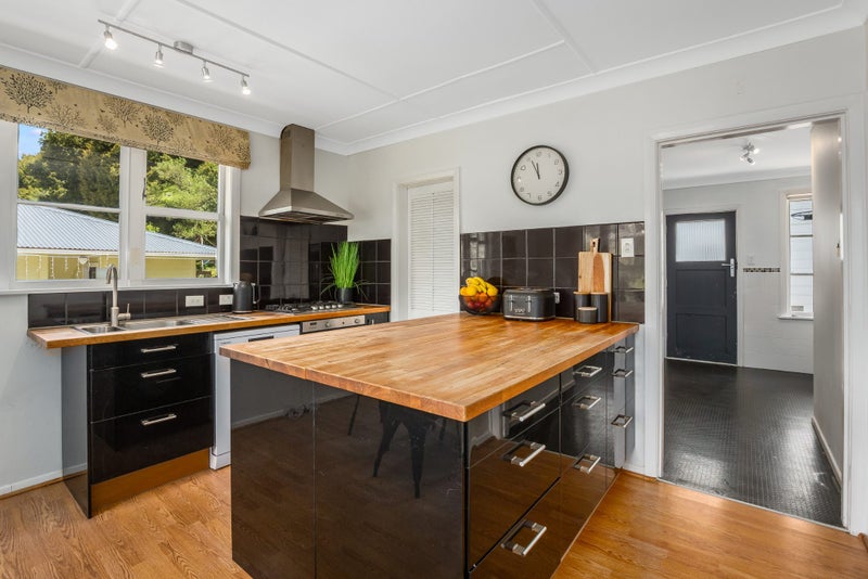 16 Bridge Road, Birchville, Upper Hutt - Carousel 2